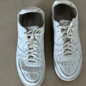 Used Nike Air Max Men White Sneakers
